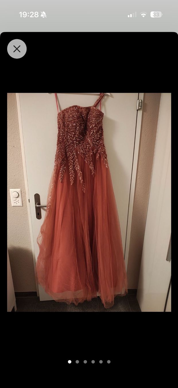 Robes: Langes Abendkleid für Damen – Neuf avec emballage d'origine à Zumikon par naiischoen 3