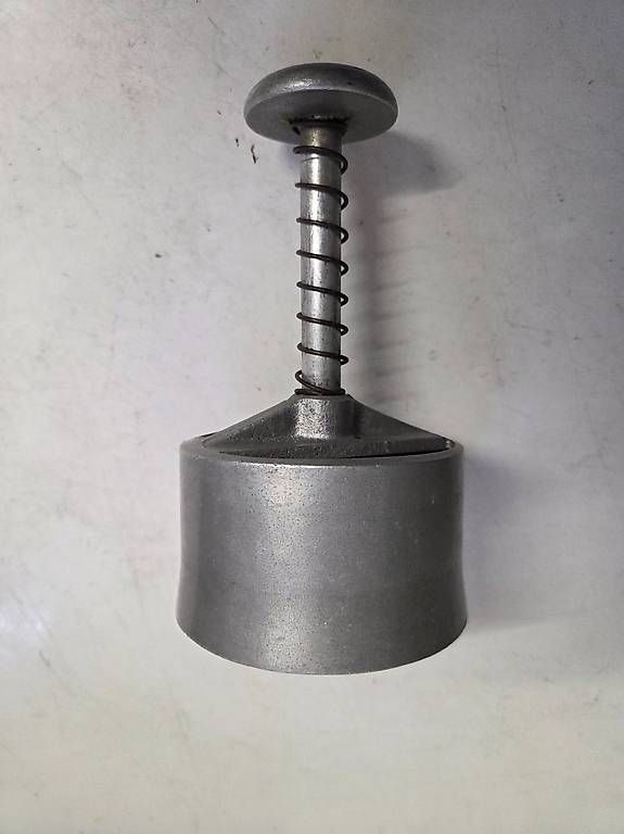 Appareils de cuisine: Hamburger Presse Former 9cm – D'occasion à Flums par Cooker