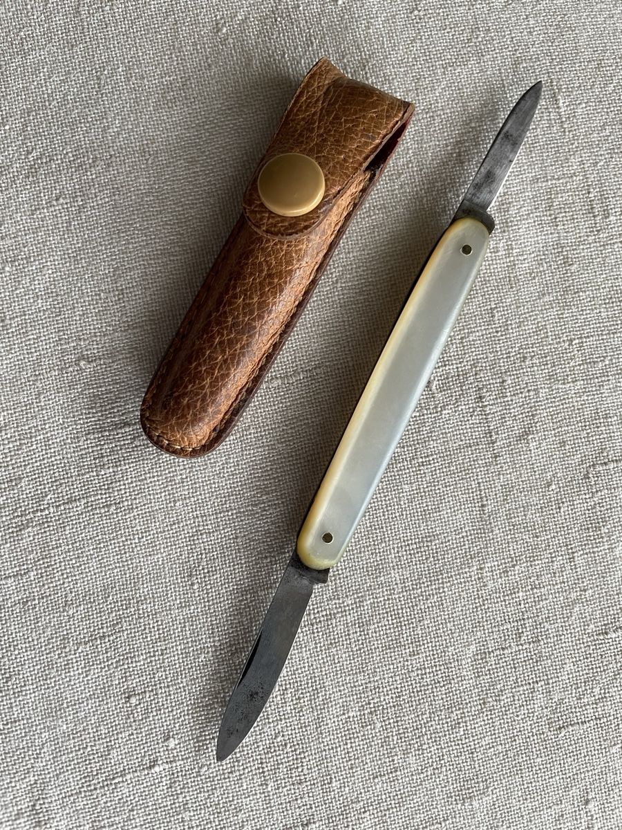 Coltelli tascabile: Antikes Taschenmesser mit Perlmuttgriff & Lederetui – Usato da Kilchberg ZH venduto da Tscharva19 4