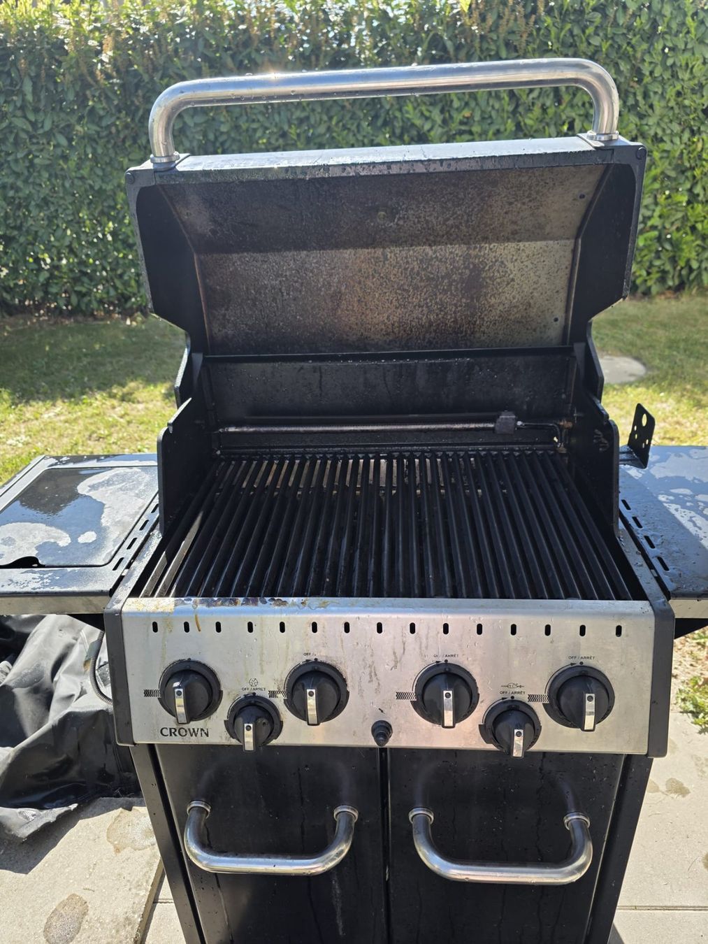Griglie: Grill à gaz avec broche électrique – Usato da Corcelles-près-payerne venduto da hel_7cgf 1