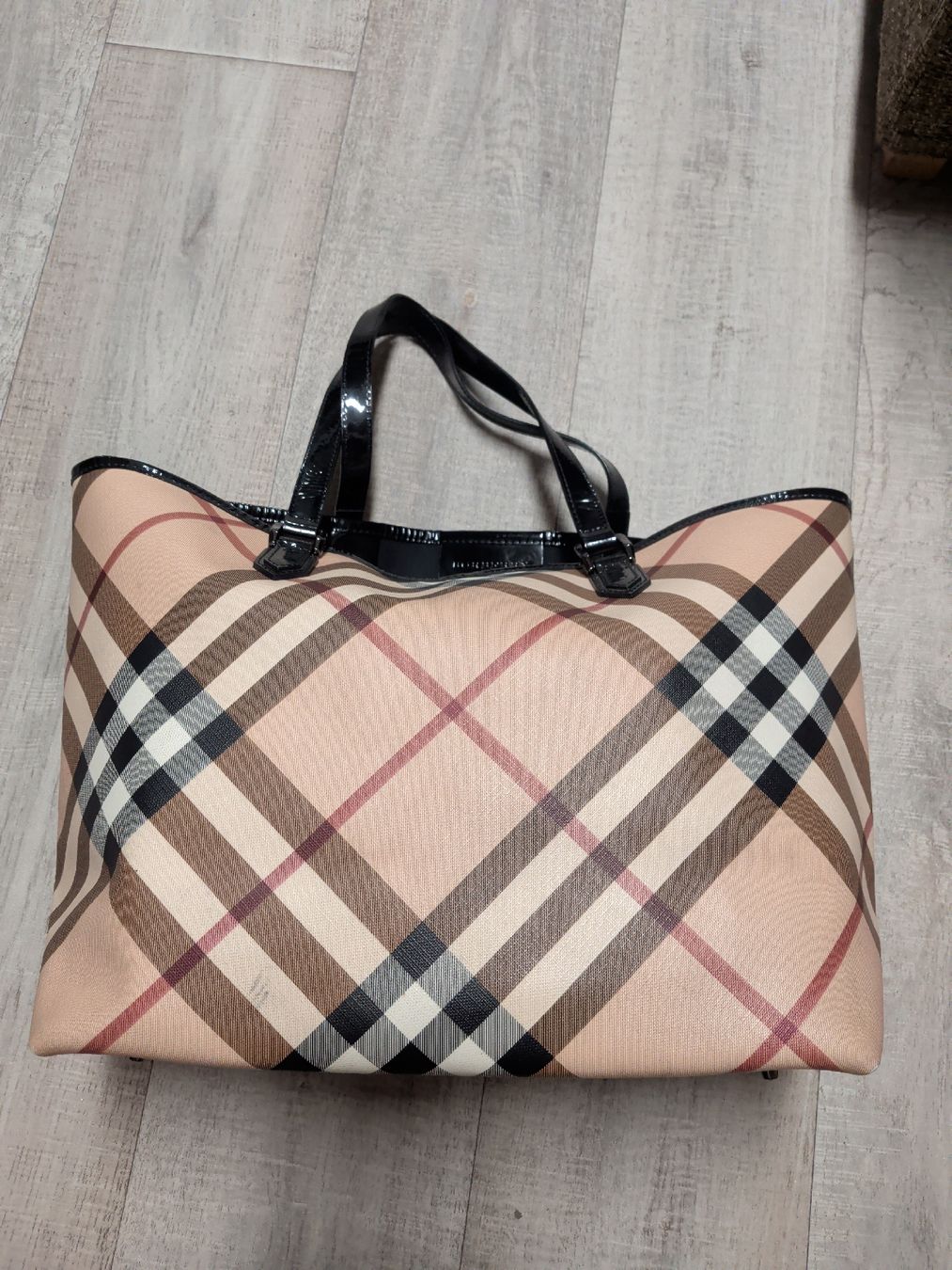 Burberry Taschen für Damen: Burberry Shopper mit pochette – Gebraucht aus Solothurn von Fleur73 2