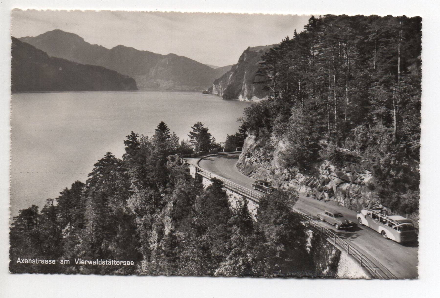 Cartoline postali: AXENSTRASSE - Auto, Bus – Nuovo (secondo la descrizione) da Jona venduto da philajona
