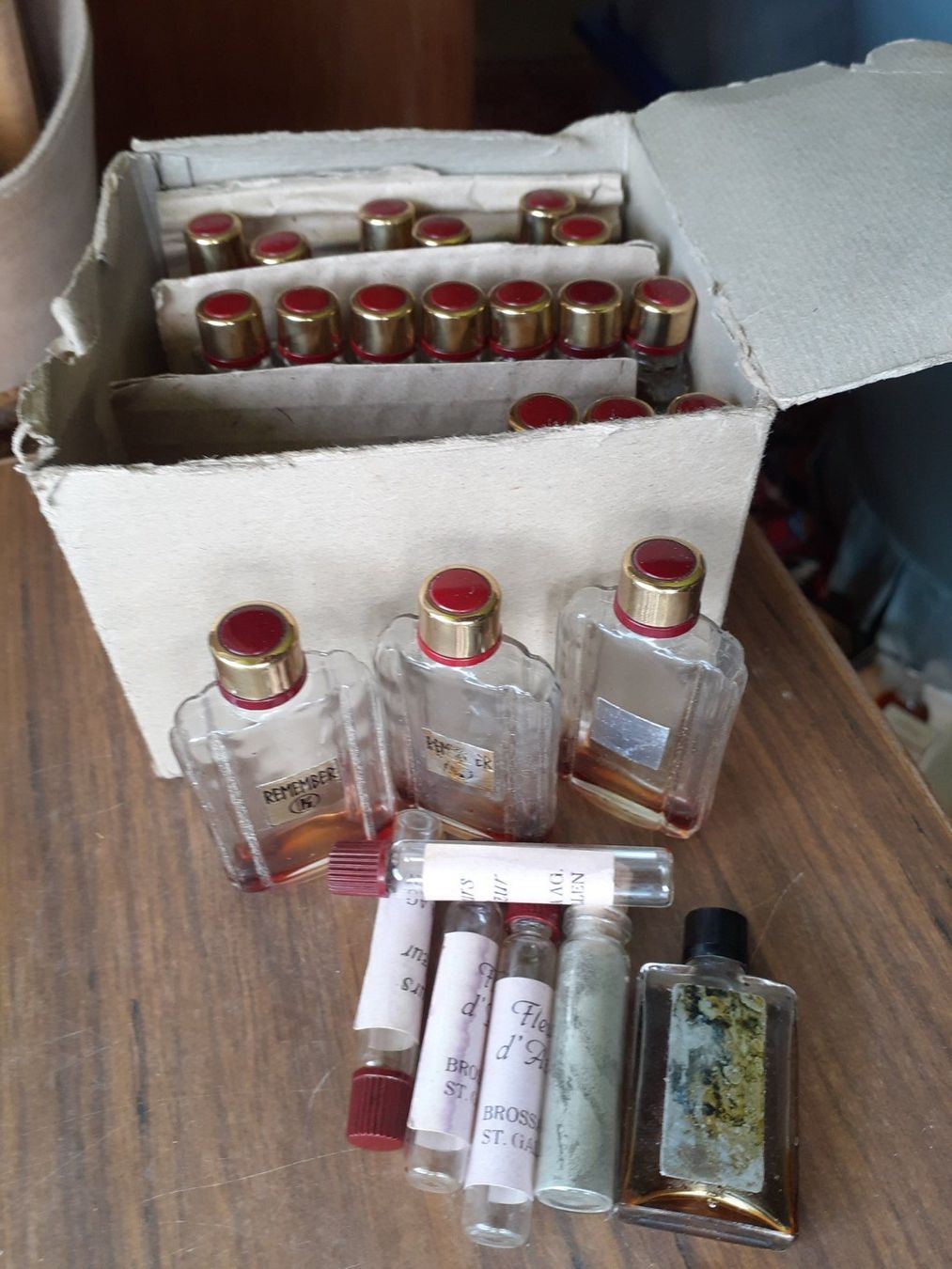 Flaconi: Parfum Flacons Sammlung – Usato da Mörschwil venduto da antiksalon 8