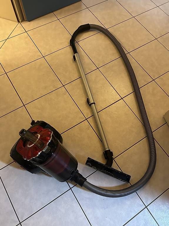 Aspirateurs & Accessoires: Staubsauger – D'occasion à Bätterkinden par cin_r7xm 3