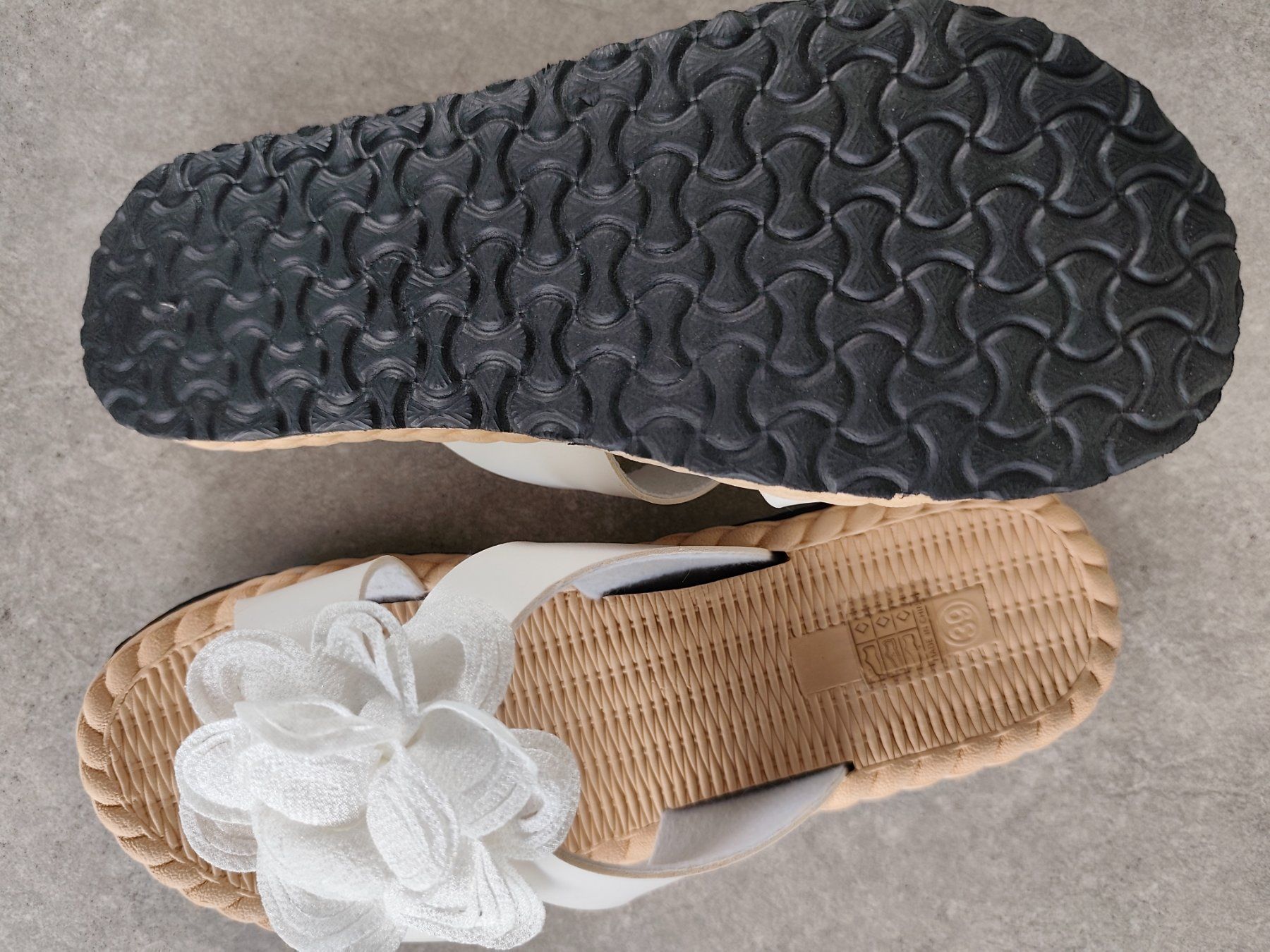 Scarpe da donna: Schuhe mit Blumenmuster Gr. 39 – Nuovo (secondo la descrizione) da Eschenbach LU venduto da Orchi 2