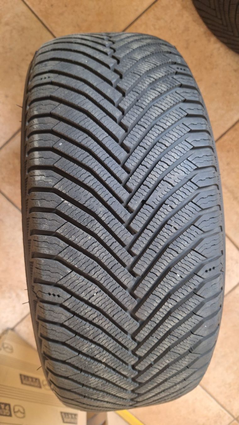 Pneus & Kompletträder: Winterreifen 225/50 R18 – Gebraucht aus Unterlangenegg von sunsetdream 1