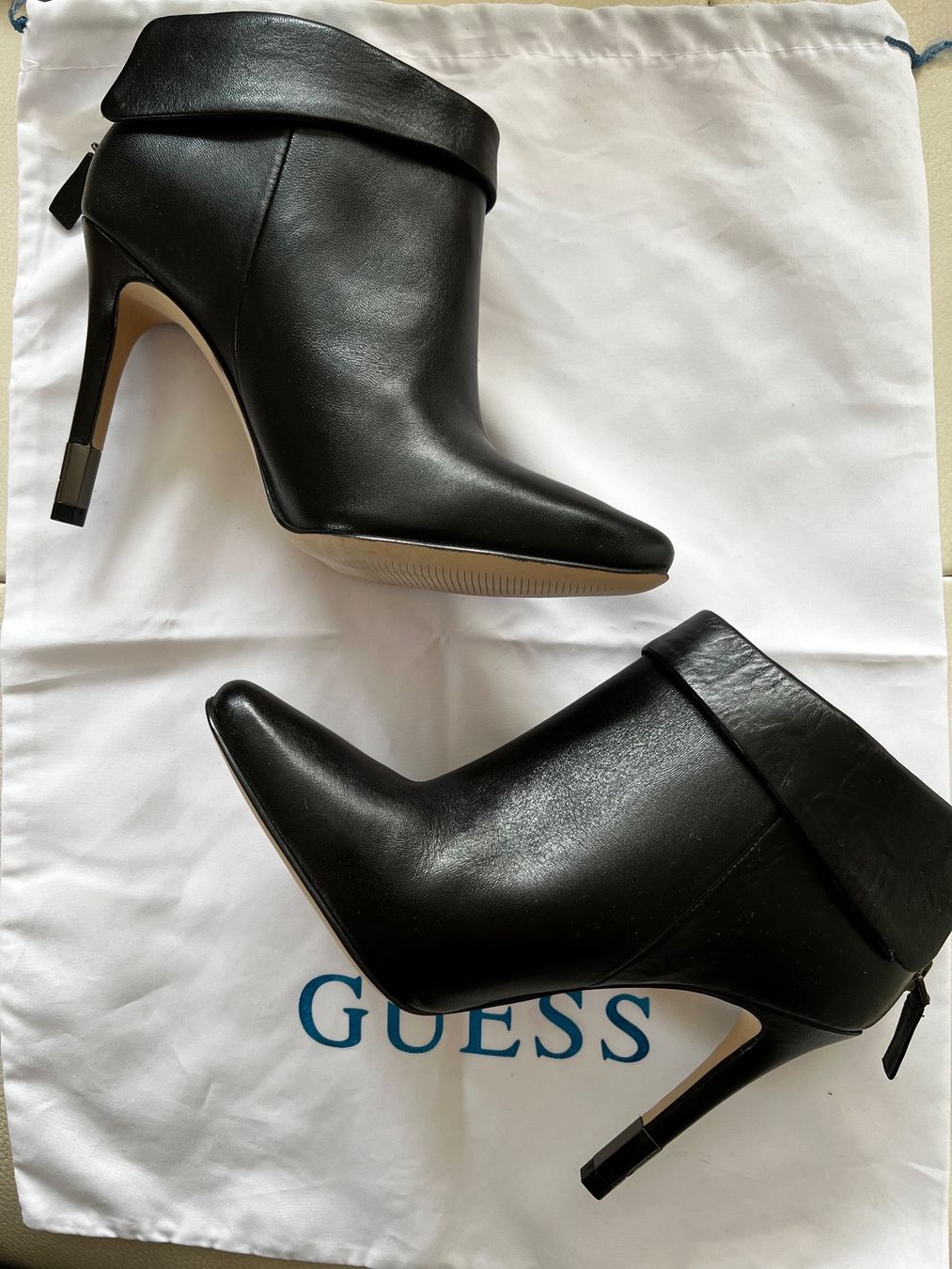 Guess Damenschuhe: Guess – Gebraucht aus Pully von Kalissa