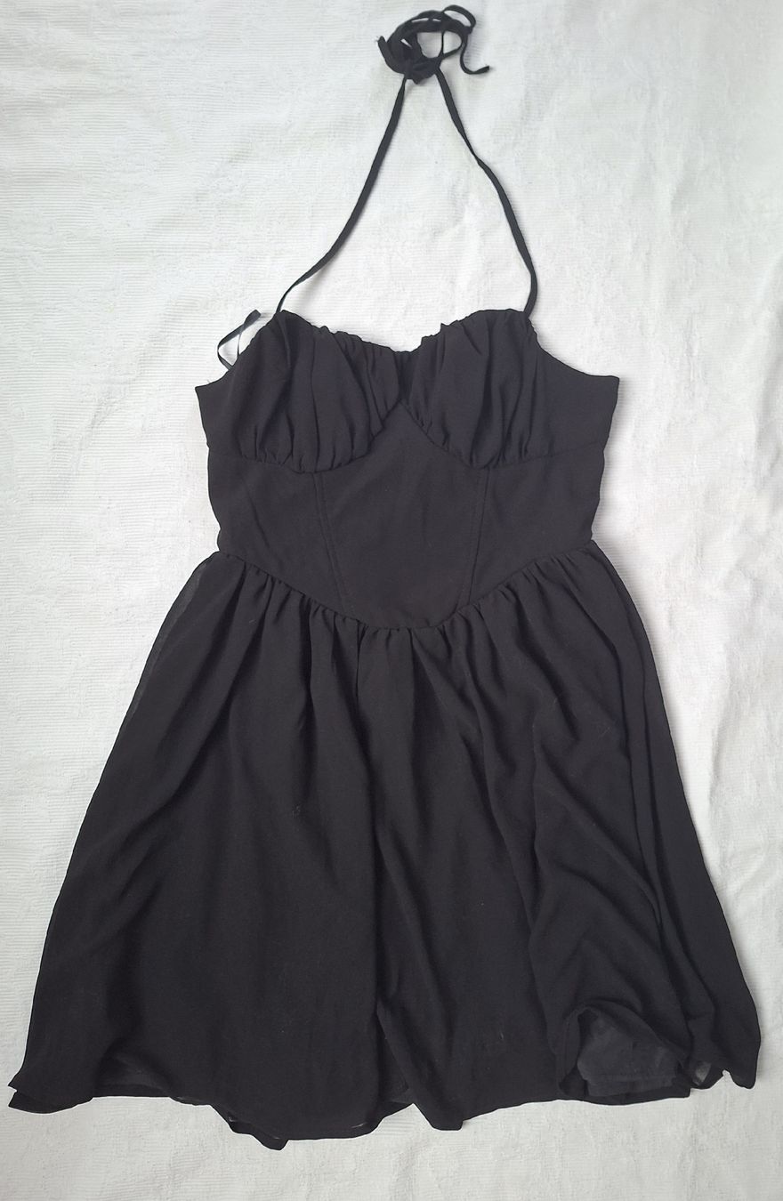 Shein Kleider: Kleid schwarz Neckholder gerafft Grösse M – Gebraucht aus Selzach von finca78