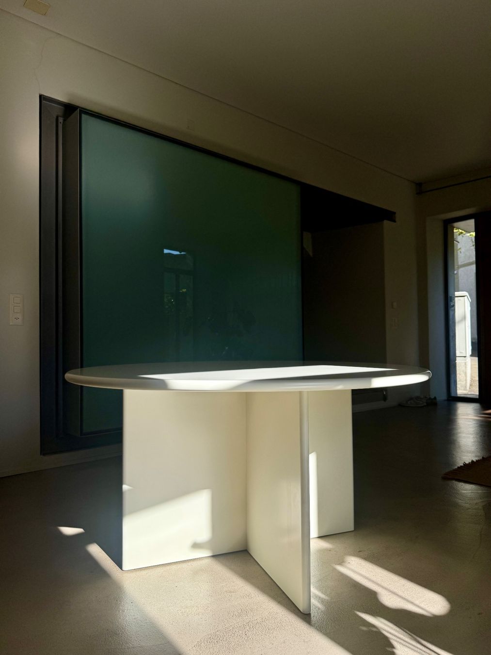 Tavoli: Gustaf Westman Round Table 1400mm – Usato da Bern venduto da Gigigian