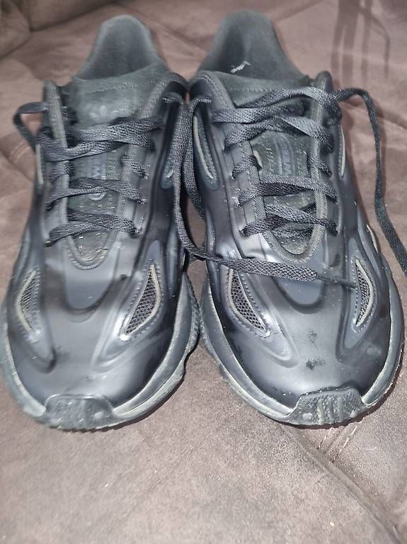 Herrenschuhe: Schuhe  Adidas OZWEEGO CELOX UNISEX – Gebraucht aus Bassersdorf von ros_mn7q 1