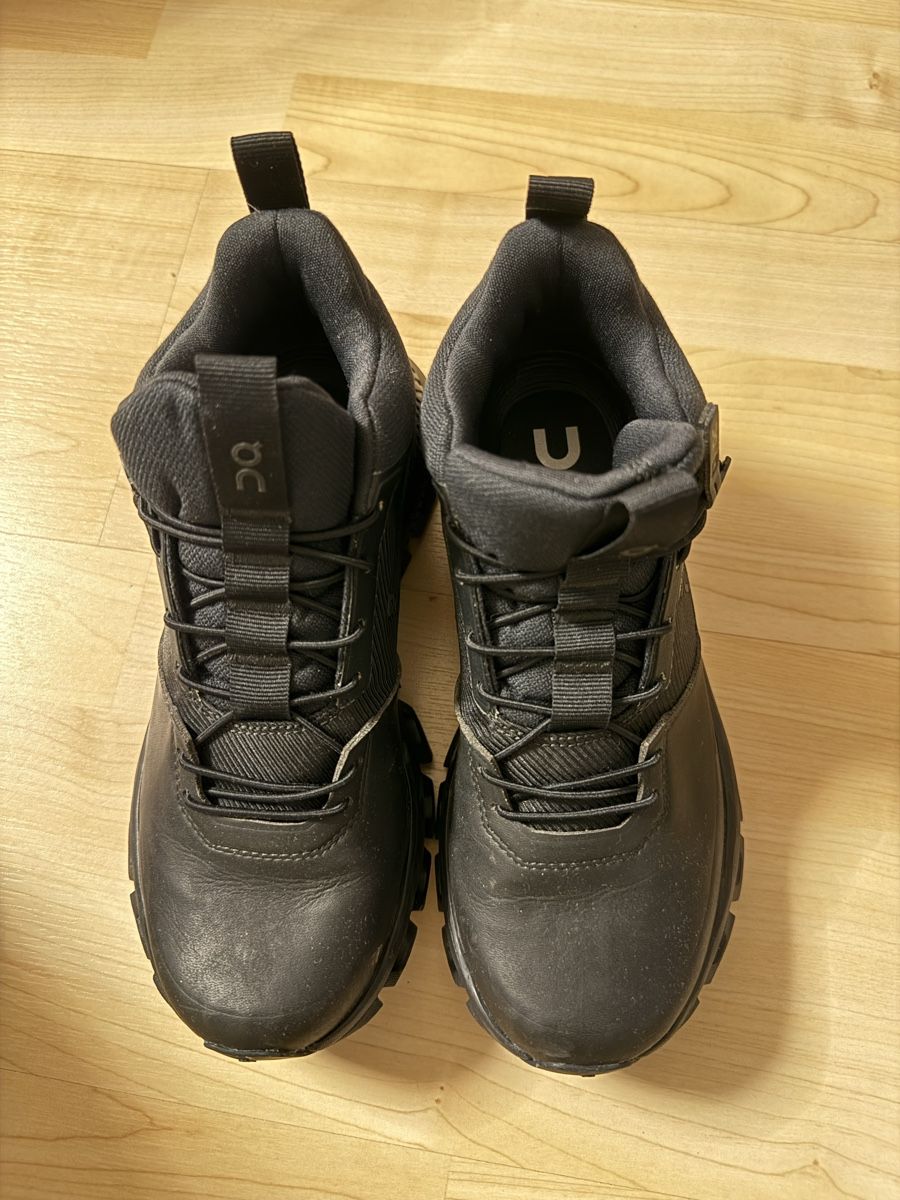 Scarpe da donna: On Cloudrock wasserfeste Hiking Boots schwarz – Nuovo (secondo la descrizione) da Oberurnen venduto da Thanuja_11