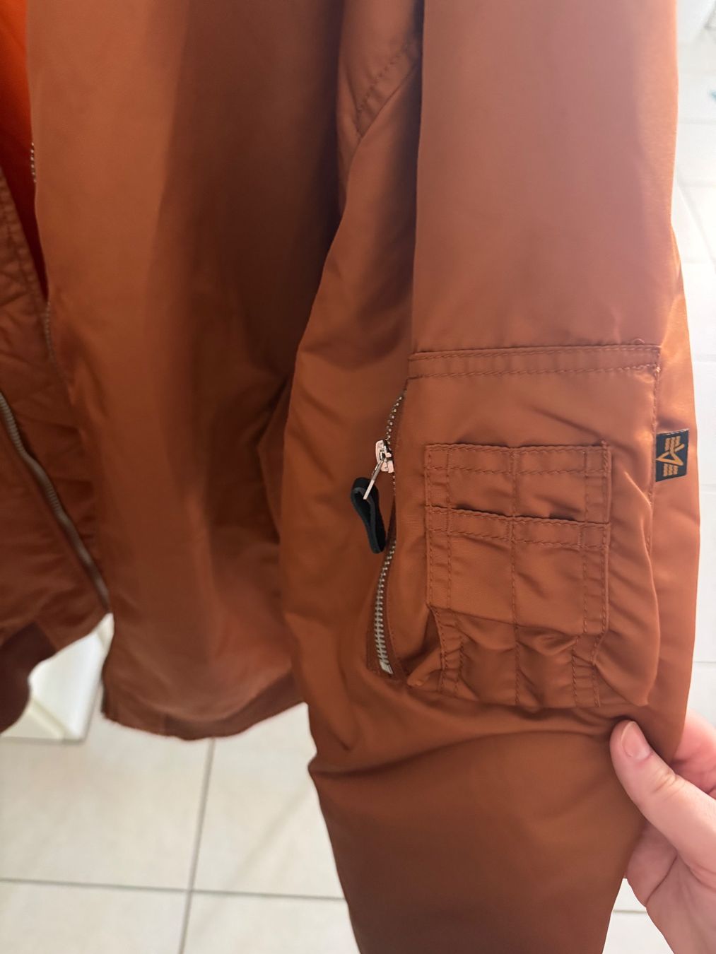 Alpha Industries Vestes: Alpha Industries Jacket – D'occasion à Bonstetten par Johanne_Lamalle 2