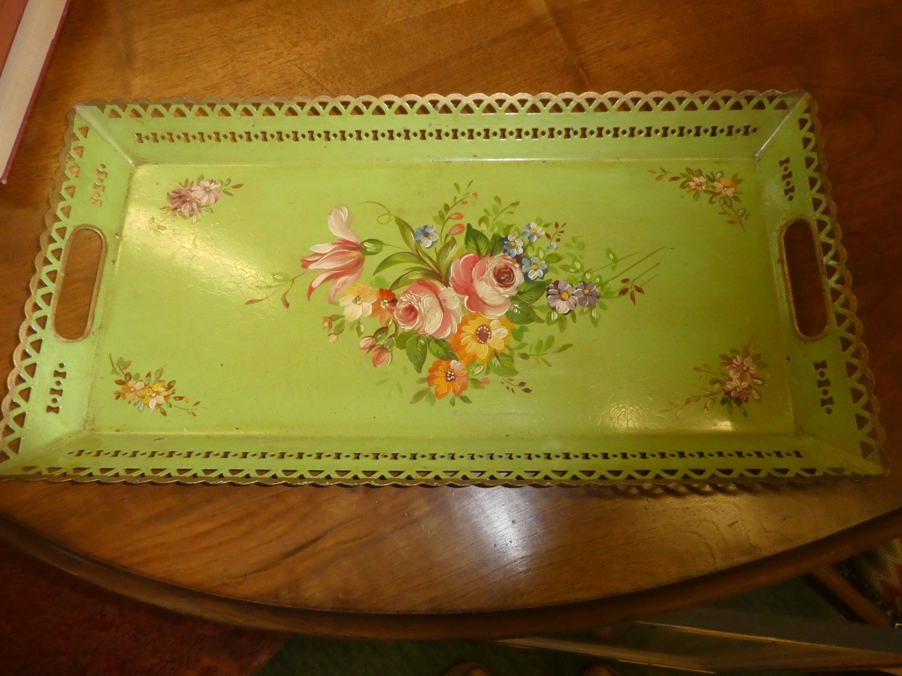 Servierplatten: Tablett floral bemalt Metall – Gebraucht aus Chur von Diversico2010