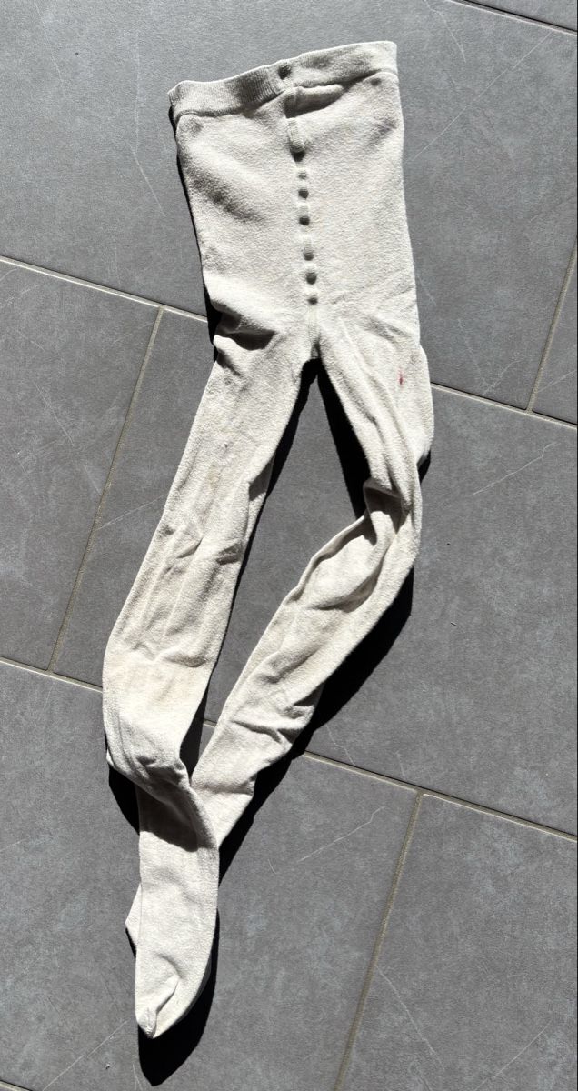 Strümpfe & Strumpfhosen: Strumpfhose Beige 122 / 128 – Gebraucht aus Herzogenbuchsee von MoLa85