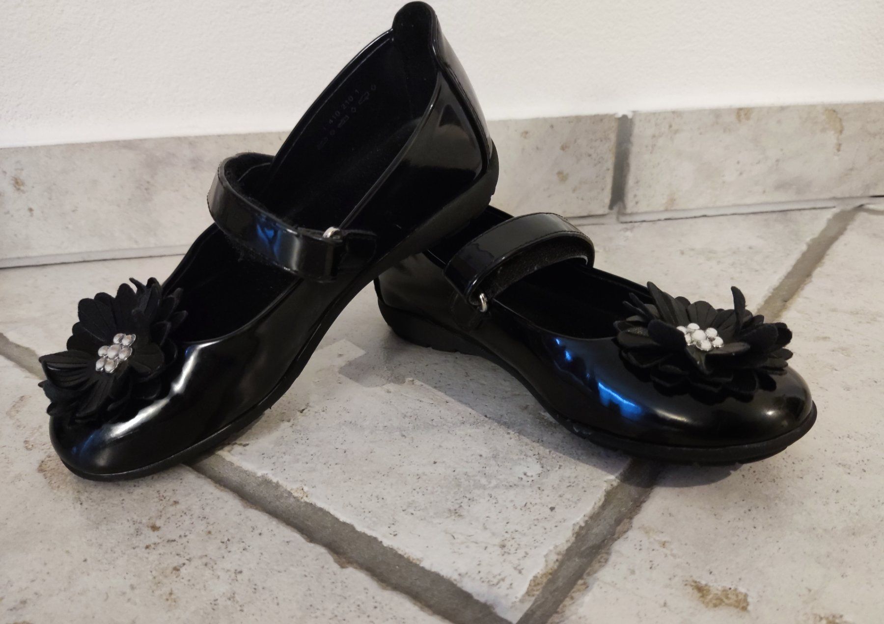 Scarpe per ragazze: Mädchen Schuhe Grösse 28 – Usato da Chur venduto da Rodanisa 7