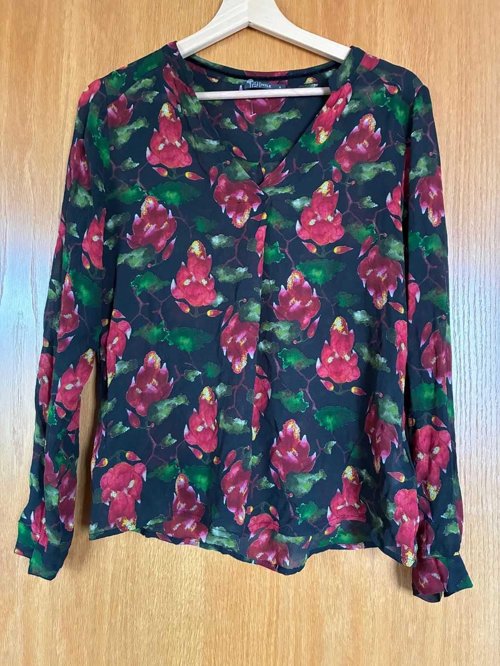 Nile Camicette: Bluse Nile Blumenmuster,  Grösse S – Usato da Bättwil venduto da tre_tj9g
