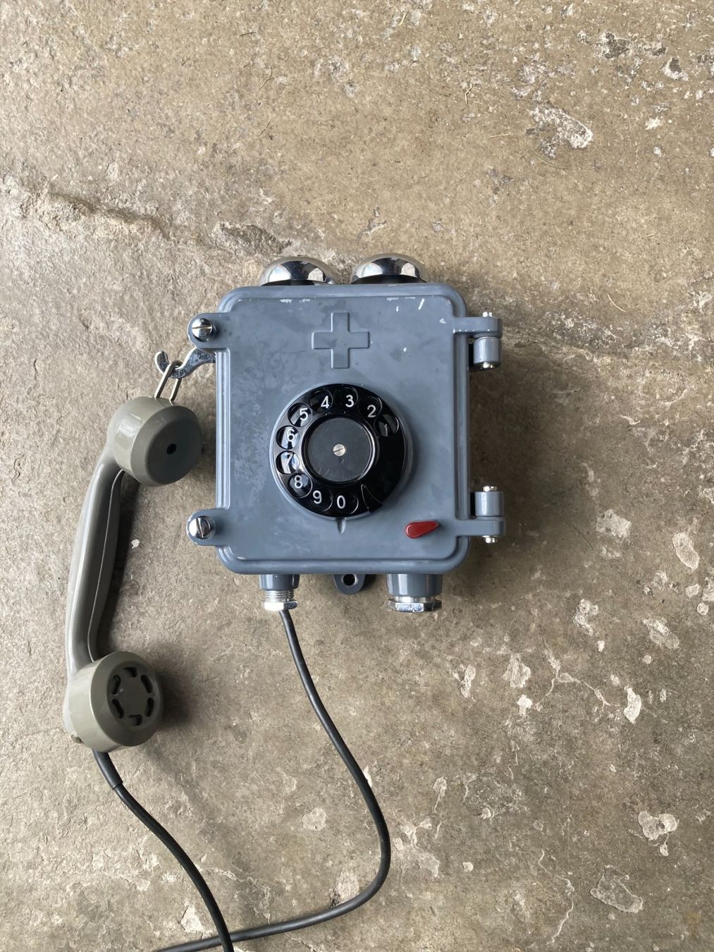Telefone: Altes Wandtelefon, ex CH Armee? – Gebraucht aus Filzbach von Sugi7