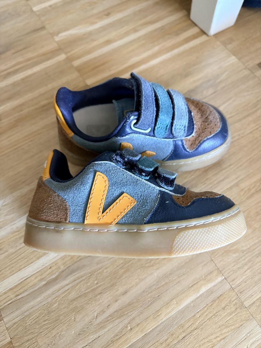 Veja Scarpe per ragazzi: Chaussures enfant  – Usato da Geneve venduto da Mdamis 1