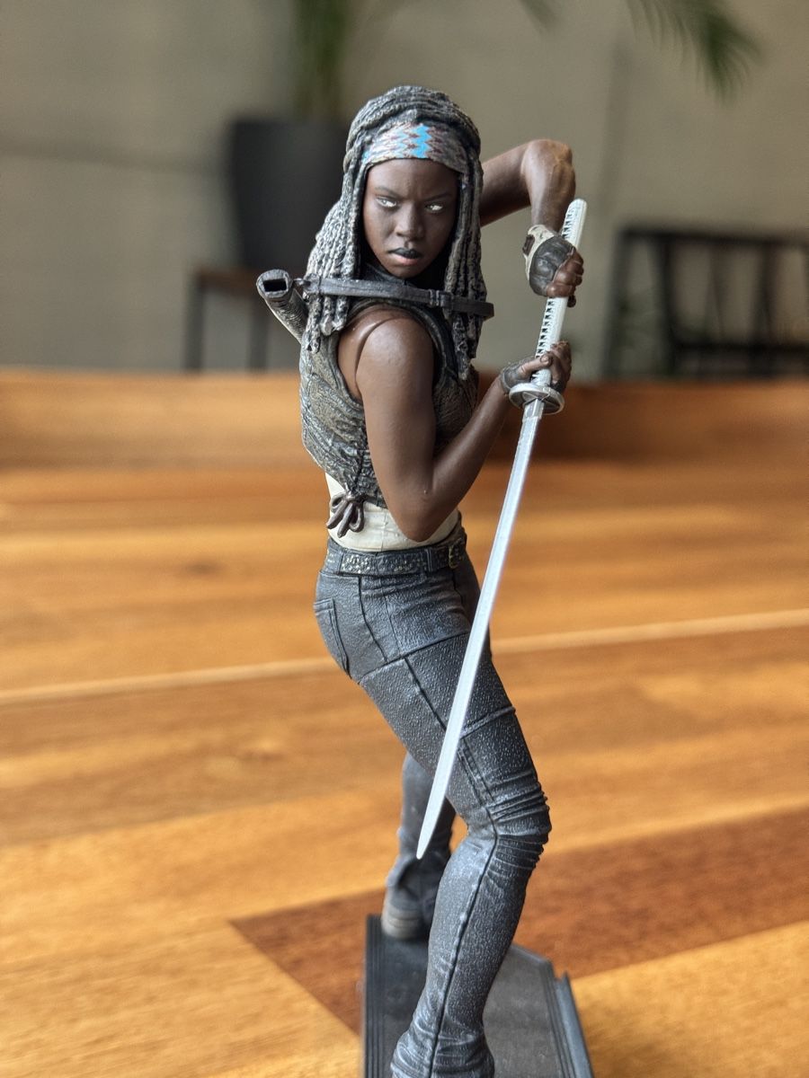 Statuette: Walking Dead: Michonne Figur, sehr detailliert – Usato da Luzern venduto da Ex-Raudi