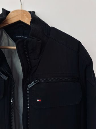 Tommy Hilfiger Jacke Winterjacke Gr. M/L schwarz