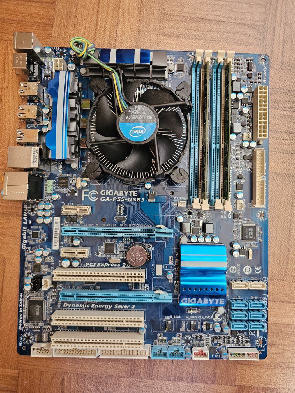 Gigabyte Schede madri: Carte Mère avec Intel Core i3 560 et 4 gb RAM – Usato da Fribourg venduto da baltenspda