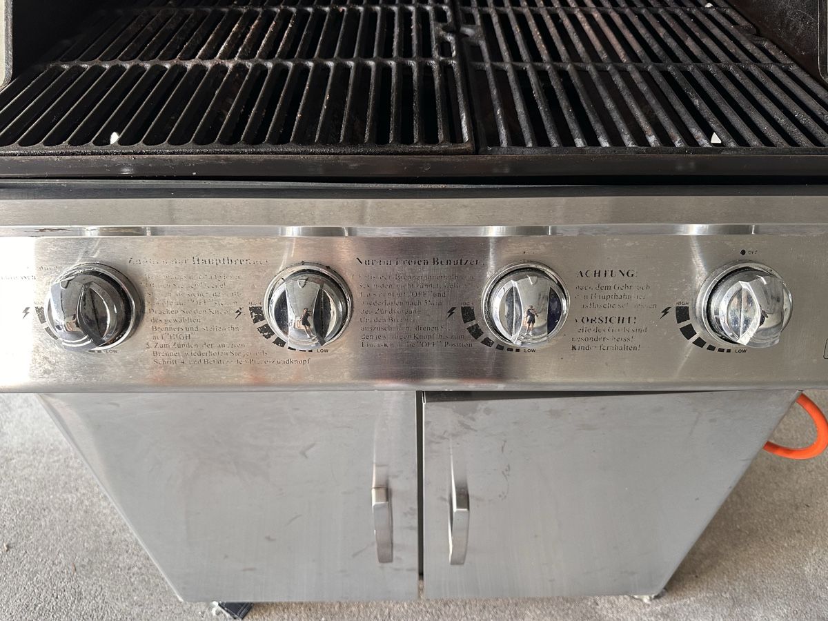 Grills: Edelstahl-Grill mit Email-Grillrost – Gebraucht aus Lachen SZ von neuerDeal 4