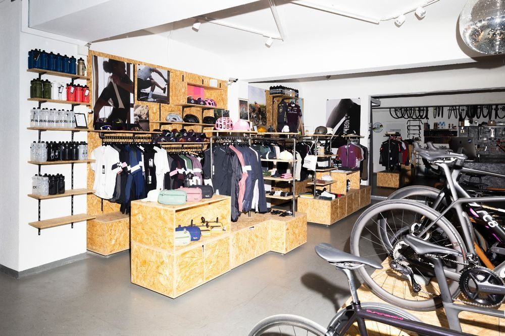 Rapha Leibchen & Hosen: % Rapha Men's Pro Team Training Jersey, M – Neu und originalverpackt aus Bern von Disco_Cycle 4