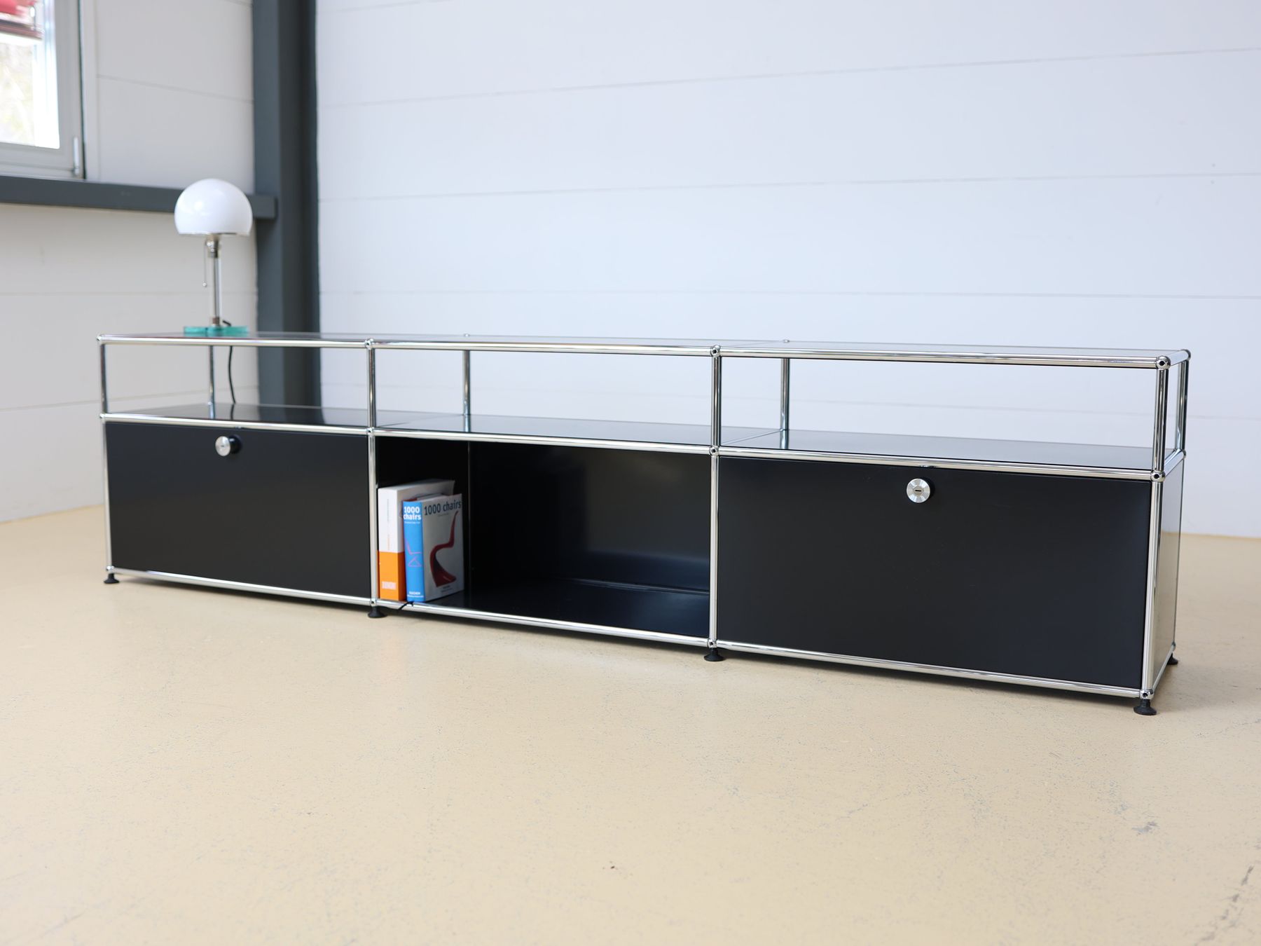 USM Commodes: USM Haller Lowboard | Graphitschwarz | Neuwertig – D'occasion à Meinisberg par atelier_TILIJA