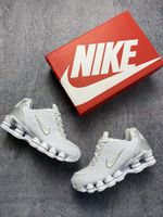 Nike Shox Sneaker weiss silber Grösse neu  mit Karton