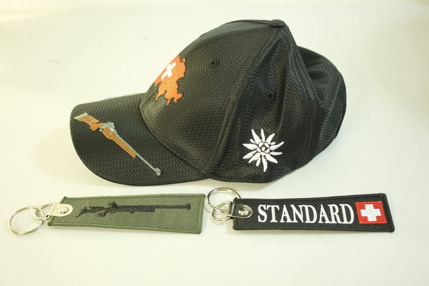 Chapeaux, bonnets & casquettes: Set  Standard Gewher – Neuf (Voir description) à La plaine par 762 1
