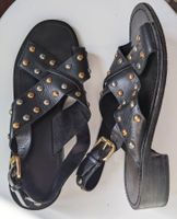 MAJE : Sandales en cuir noir avec clous or/argent 40