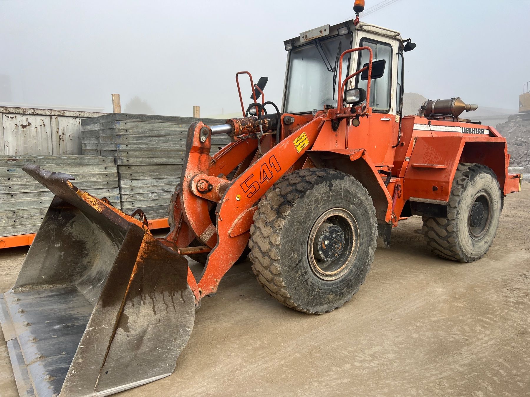 Liebherr Escavatori: Pneulader Liebherr 541 ca 18 Tonnen – Usato da Niederbipp venduto da baggerch