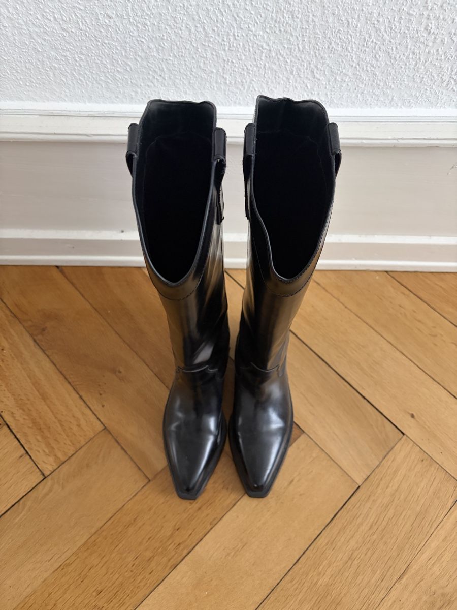 H&M Chaussures hommes: Cowboy boots – D'occasion à Basel par Isabelclothess 1
