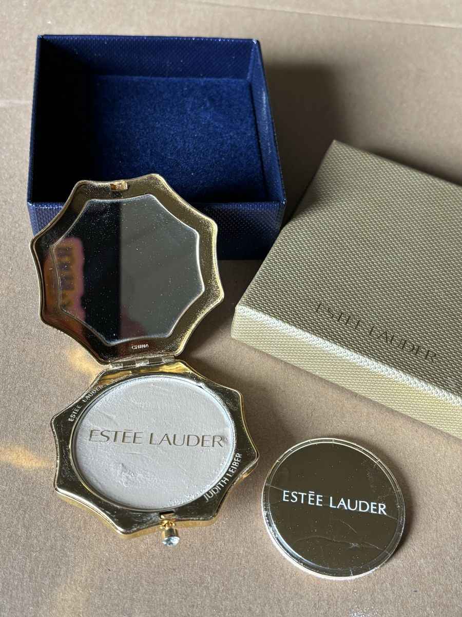 Estée Lauder Gesichtspflege: Puderdose von Estée Lauder – Neu (gemäss Beschreibung) aus Bern von Himmelsherold 3