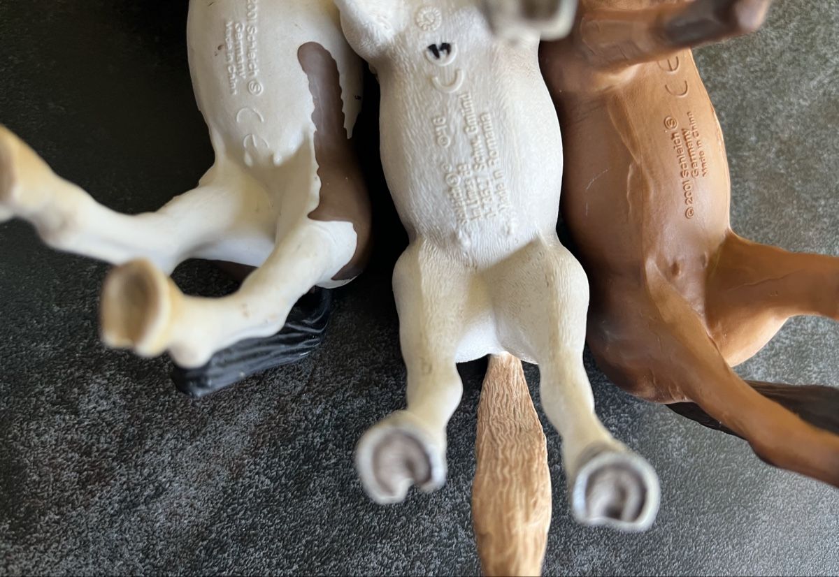 Schleich Giocattoli: Drei Schleichpferde – Usato da Felsberg venduto da adrio 1