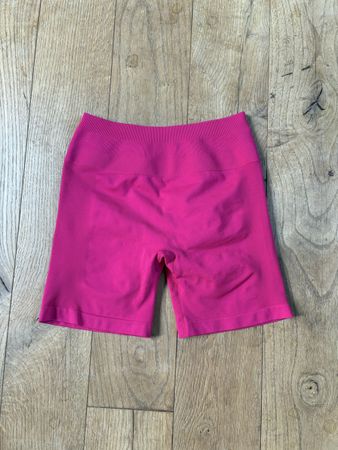 Kurze Sporthose von AUROLA in pink, Grösse S-M