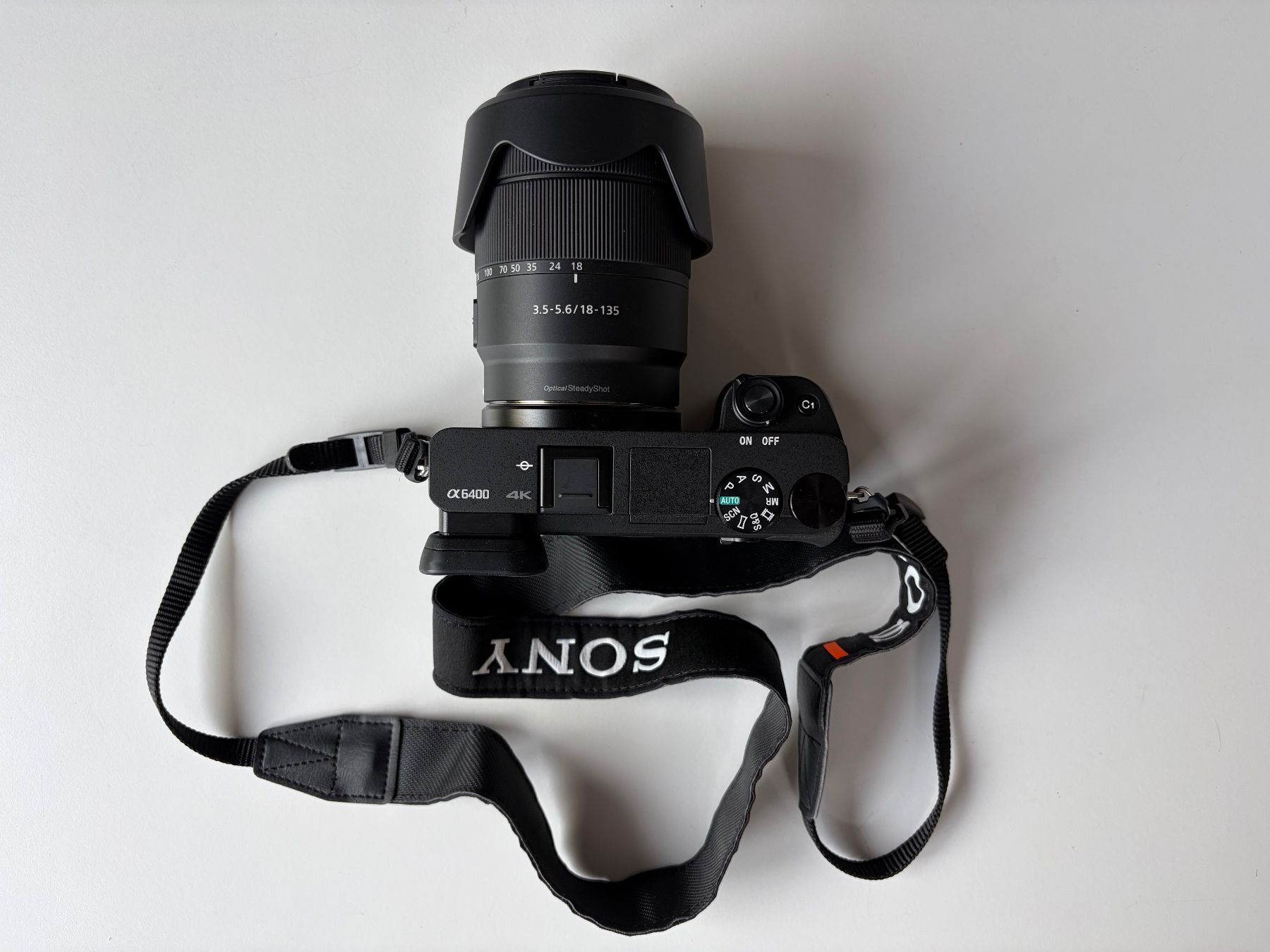 Sony Fotocamera: Sony Alpha a6400 mit 18-135 mm Objektiv – Usato da Uster venduto da docseb 1