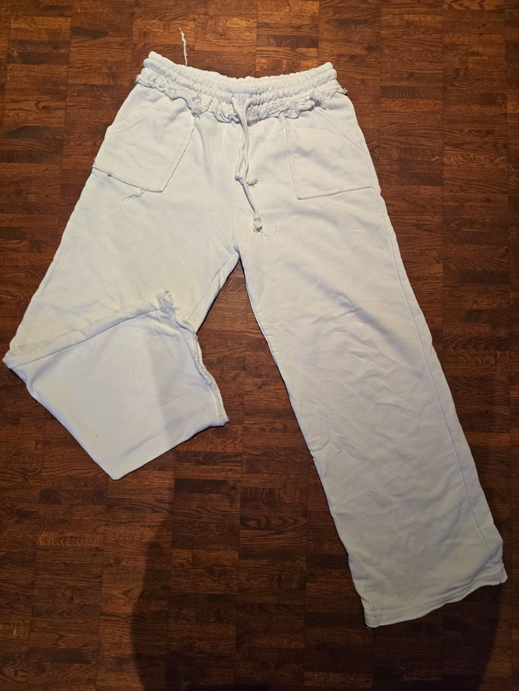 Stradivarius Pantaloni: Trainerhose im used look – Usato da Wattwil venduto da Yoshi.97