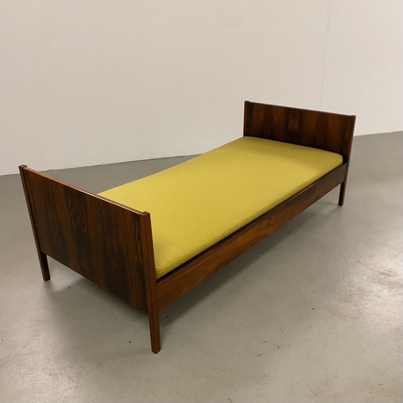 Sofas: Danish Palisander Daybed Bett 1960s restauriert – Gebraucht aus Basel von MidMod20C 3