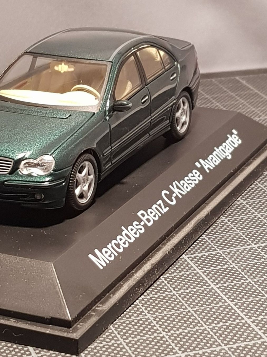 Mercedes-Benz Modellini d'auto: Mercedes-Benz C-Klasse – Nuovo e nell'imballaggio originale da Chézard-St-Martin venduto da AlPat-Collections