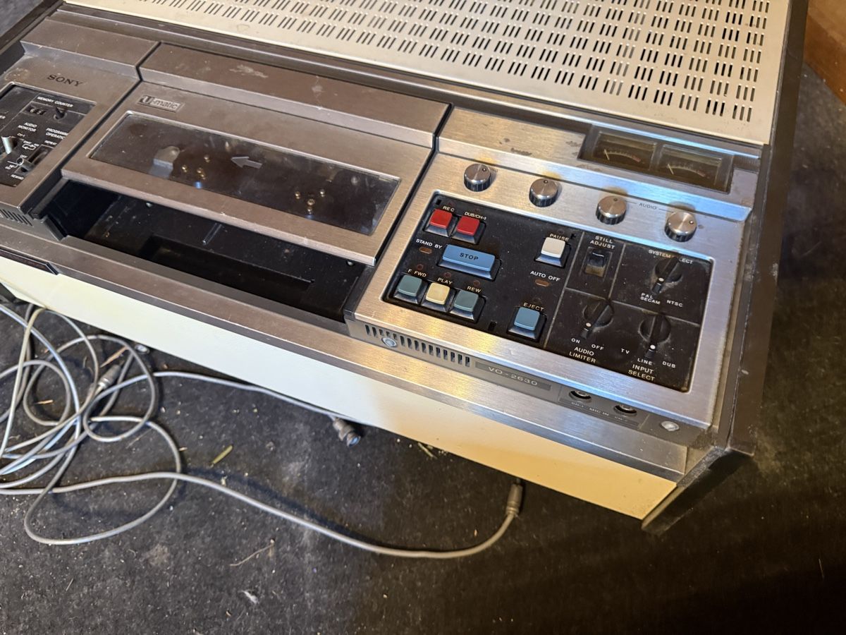 Sony Aufnahmegeräte: Sony Vintage Videorecorder – Gebraucht aus Horriwil von Carrera68 2