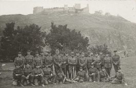 Militär in Sion Soldaten mit Schloss Tourbillon Motiv