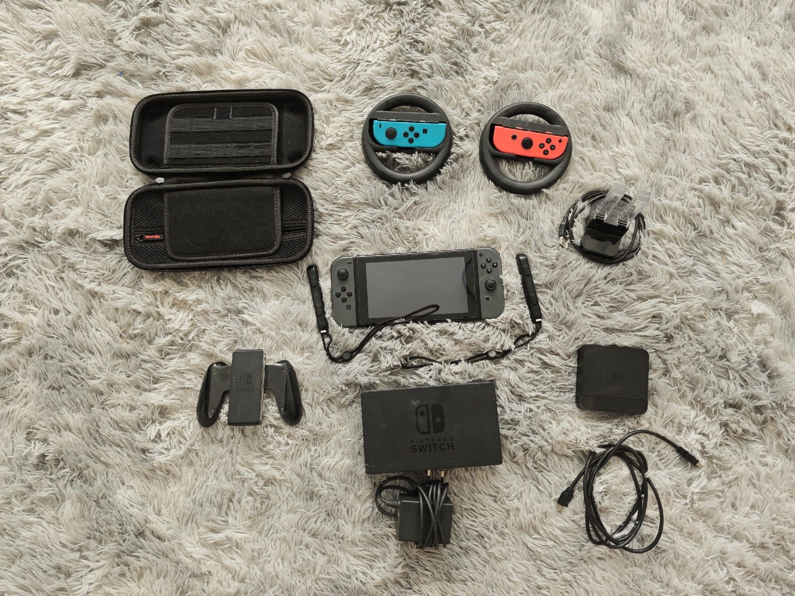 Nintendo Console: Nintendo Switch mit viel Zubehör – Usato da Bottmingen venduto da vitobcn