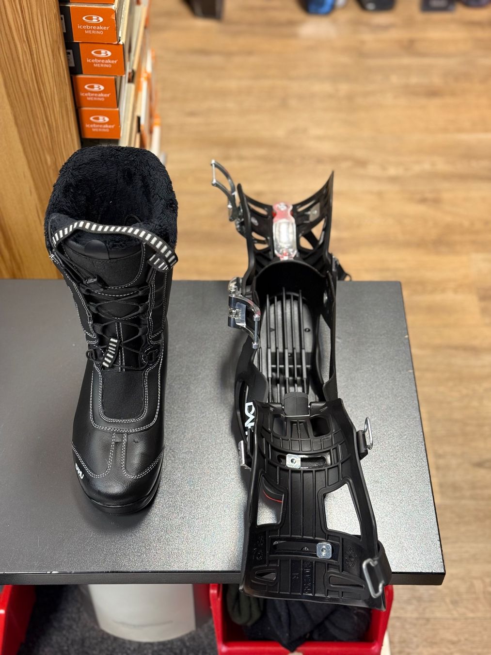 Scarpe da donna: DAHU Numero 7 in Gr. 23.5, wenig gebraucht – Usato da Thusis venduto da Strimer0 1