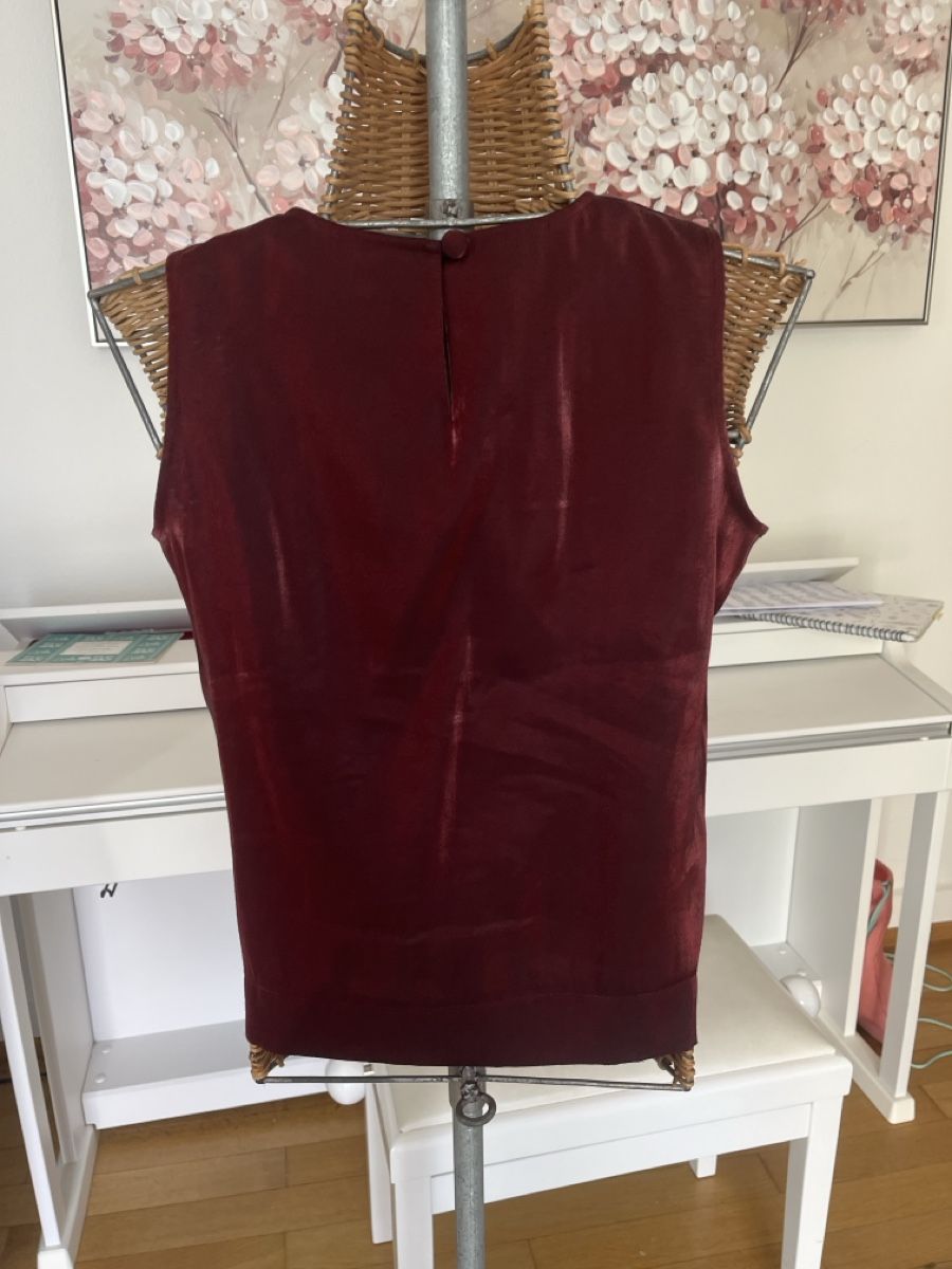 Top: Elegantes Top, rot-glänzend, 36 – Usato da Solothurn venduto da Bobesch08 2