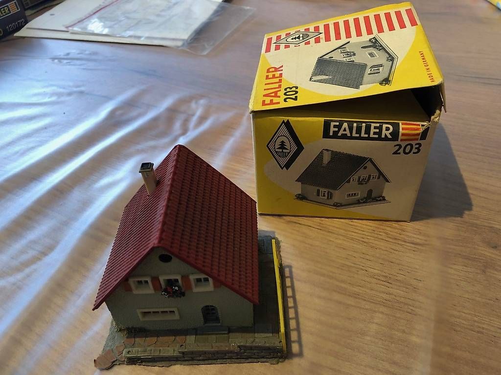 Faller Modelleisenbahnen: Faller 203 / maison – Gebraucht aus Echallens von Says1