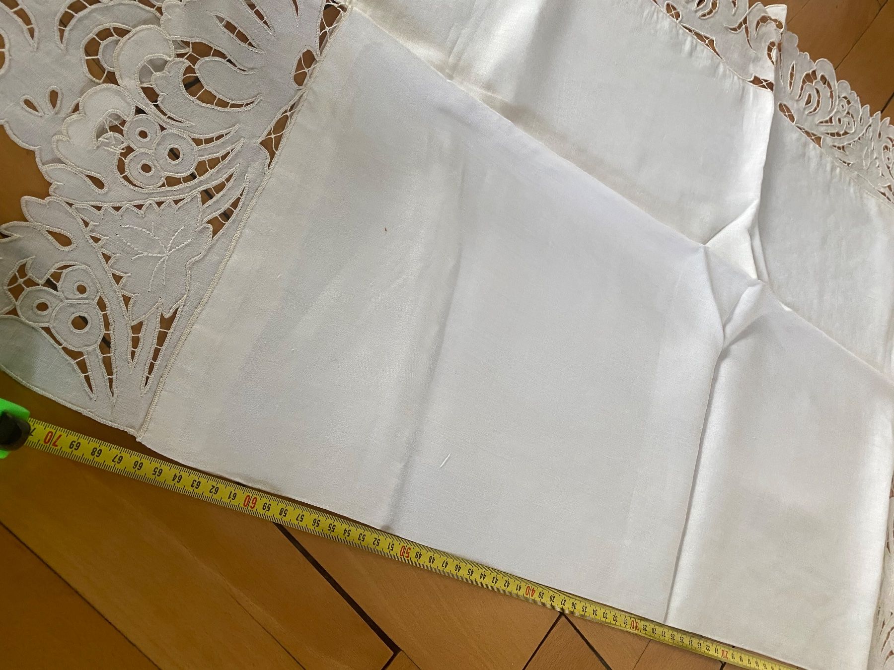 Biancheria da letto: Drap en lin brodé à la main ancien – Nuovo (secondo la descrizione) da Küssnacht am Rigi venduto da FFKA 7