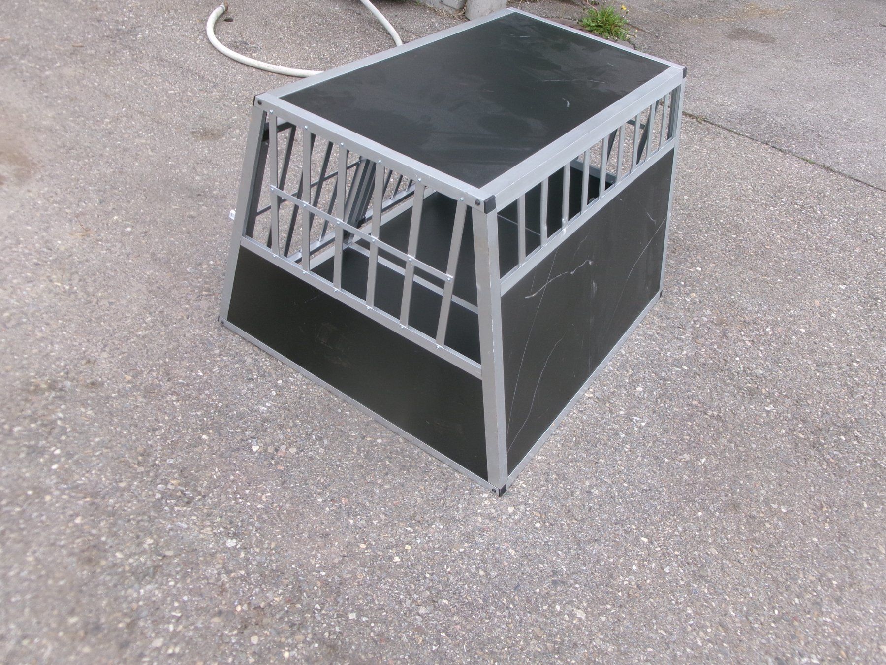 Käfige, Transport & Sicherheit: Aluminium Hunde Transportbox, Tierboxe – Gebraucht aus Eschenbach SG von GM-29 2