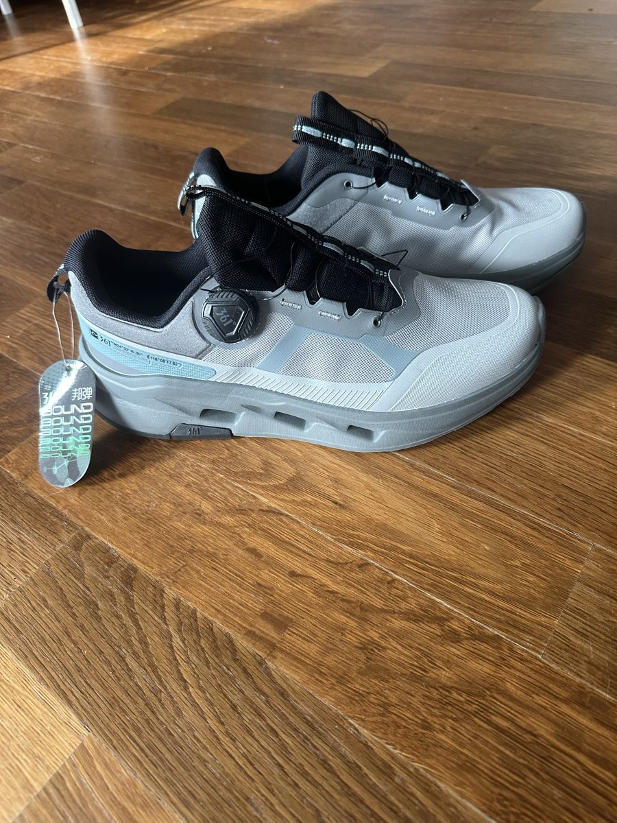 Scarpe da uomo: Laufschuhe Gr. 42 – Nuovo (secondo la descrizione) da Dietikon venduto da mike.thorton