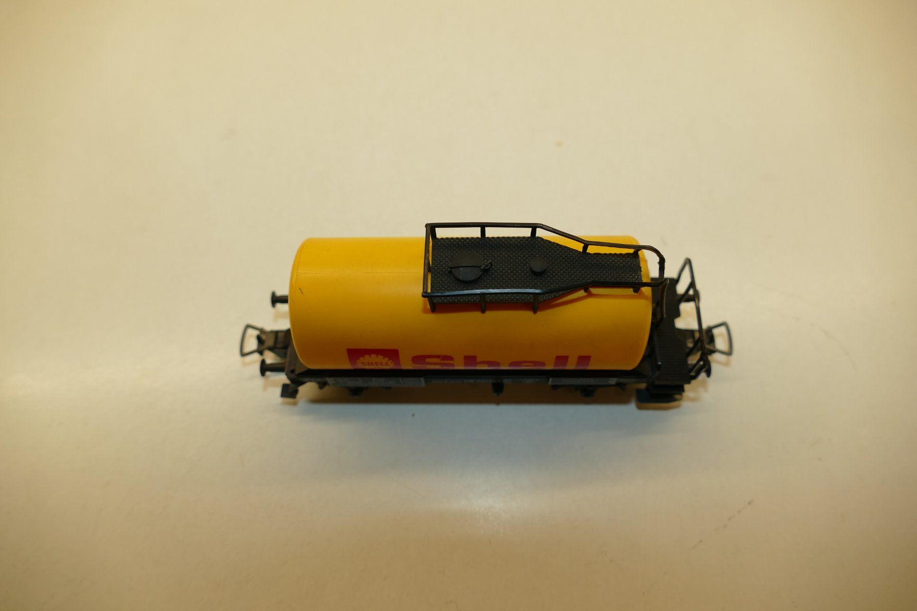 Fleischmann Modellini di ferrovie: Fleischmann H0: DB Kesselwagen Shell gelb – Usato da Niederhasli venduto da rail-duerst 5